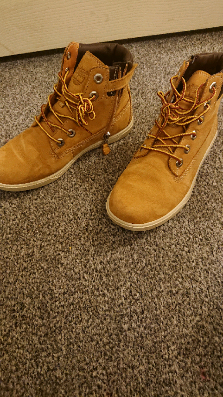 ladies timberland boots size 4